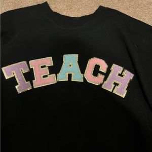 Gildan 2XL TEACH letter patches sweatshirt